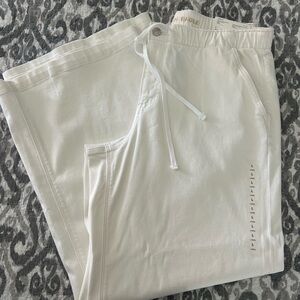 American Eagle Dreamy Drape Low Rise Ultra Wide Leg White Size Large Long NWT